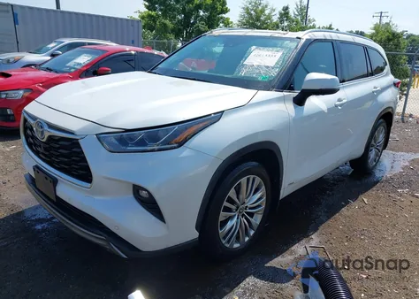 2022 Toyota Highlander Hybrid Platinum z USA, uszkodzony, nr VIN 5TDEBRCH8NS084806